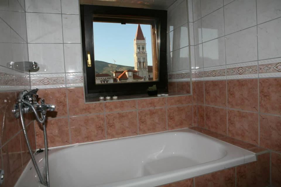 Apartments Filip & Viktoria In The Center Of Trogir Exteriör bild